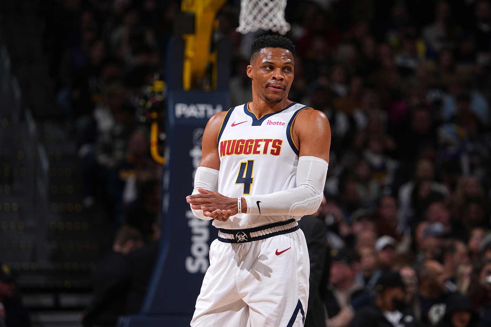 高位逼抢 高位逼抢