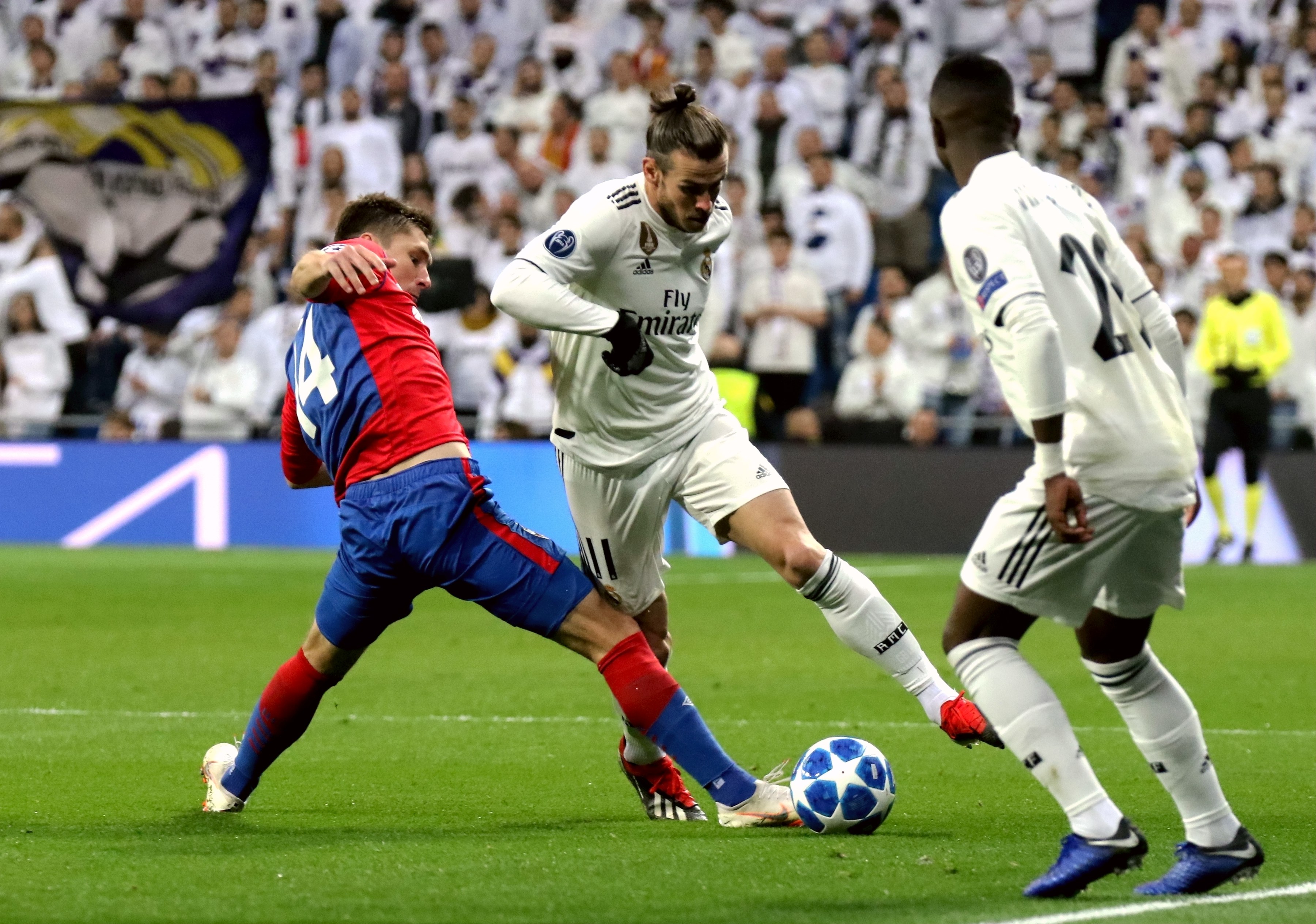 集中在三点 集中在三点